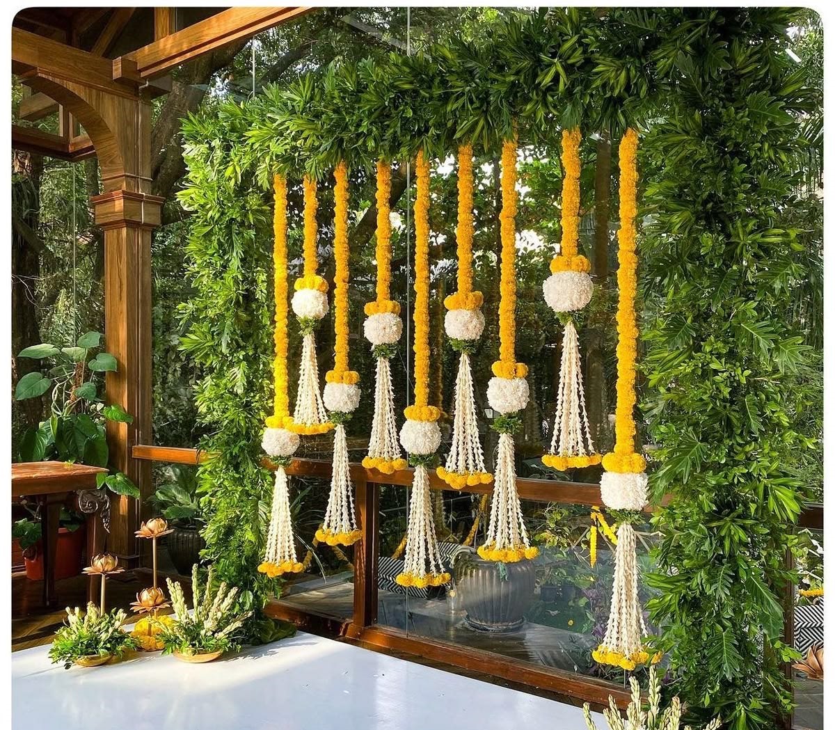 Beautiful Bloomsing Floral Decoration